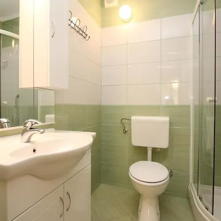 Apartment Charmante In Mit Eigener Terrasse Baska (Krk)