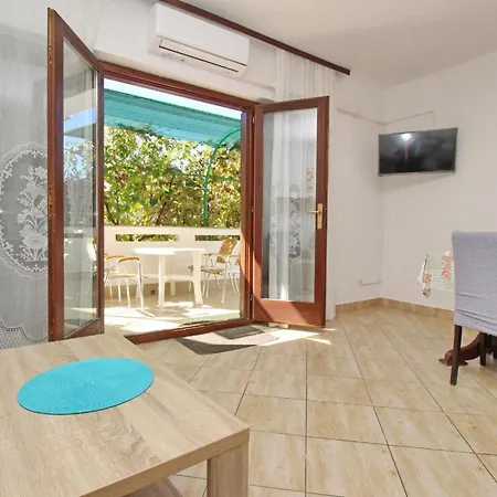 Apartment Charmante In Mit Eigener Terrasse *